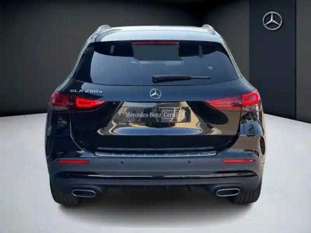 Mercedes Gla 250 e amg line — photo 24