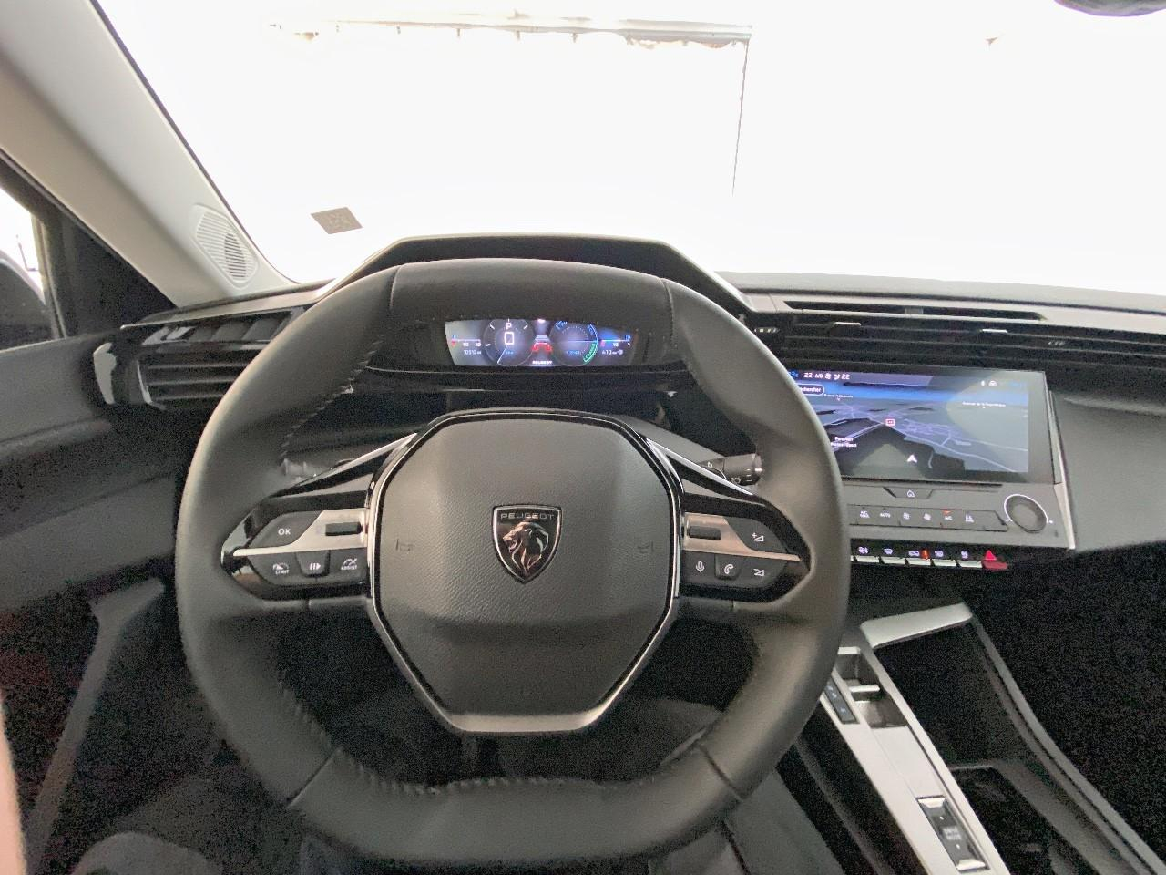 Peugeot 308 hybrid 145 e-dcs6 style — photo 12
