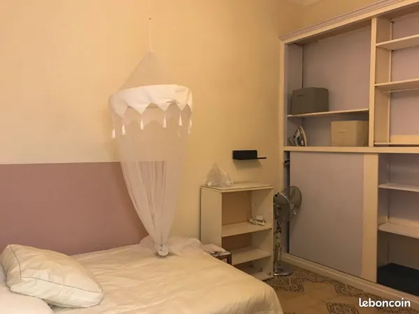 Chambre meublée colocation grand appartement intra-muros