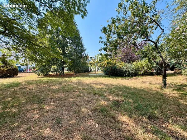 Terrain 681 m² POITIERS