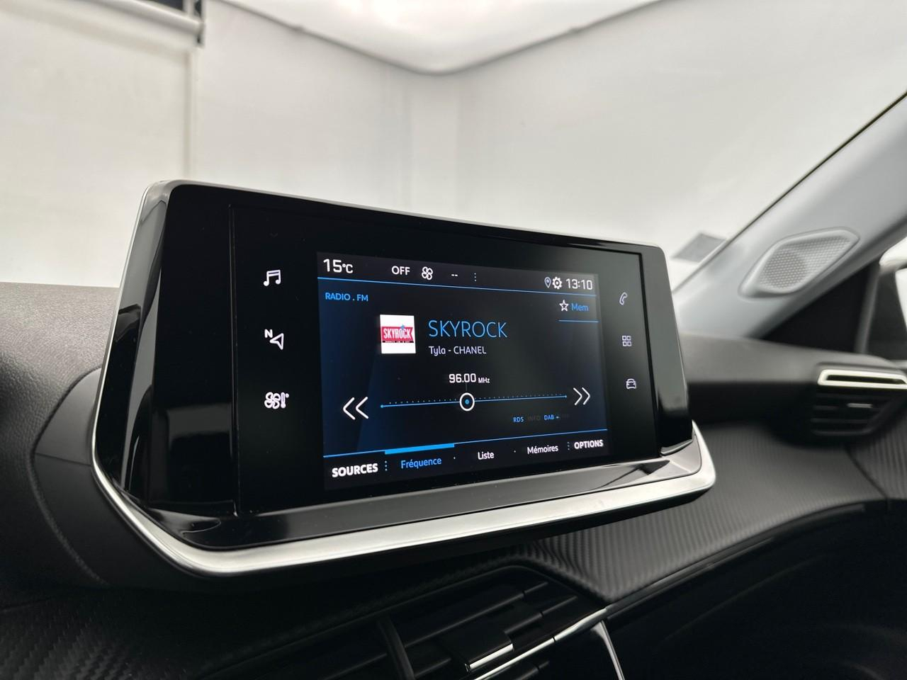 Peugeot 2008 puretech 130 s&s bvm6 style — photo 24