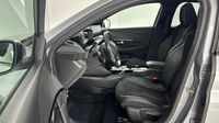 Peugeot 208 e-208 136ch GT Pack — photo 12