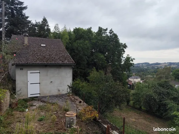 Maison à rénover proche du centre de Bourganeuf