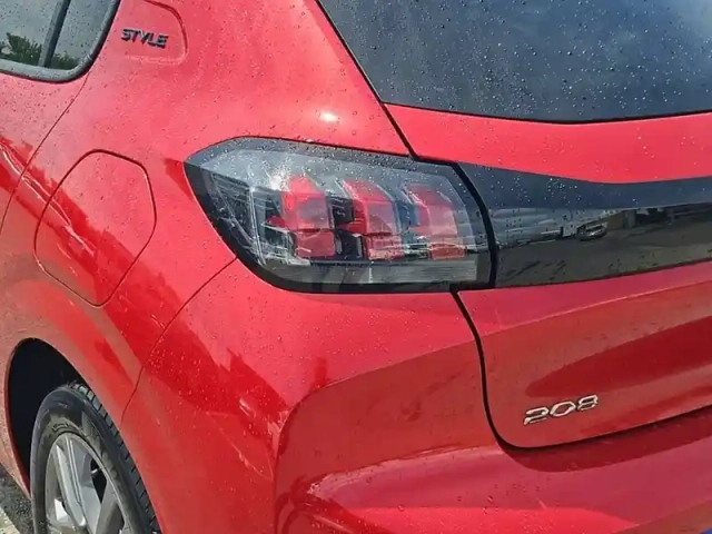 Peugeot 208 bluehdi 100 s&amp;s bvm6 — photo 17