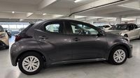 Toyota Yaris 116h Dynamic 5p MY22 — photo 4