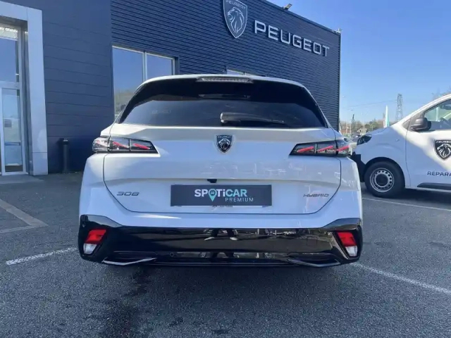Peugeot 308 sw hybrid 145 e-dcs6 — photo 3
