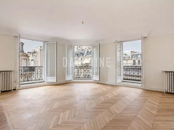 Appartement 4 pièces 130 m²