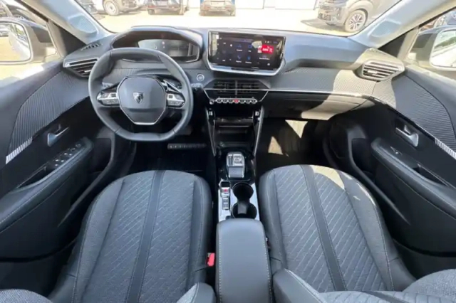 Peugeot 208 electrique 50 kwh 136ch — photo 11