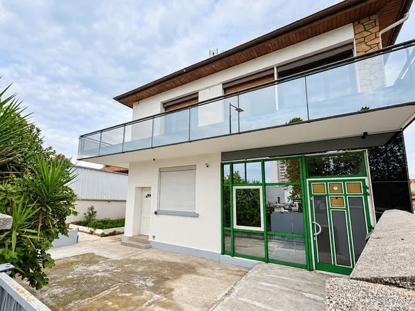 Maison 5 pièces 197 m²