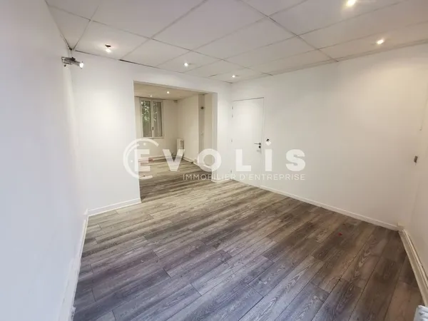 Bureaux - A LOUER - 109 m² non divisibles