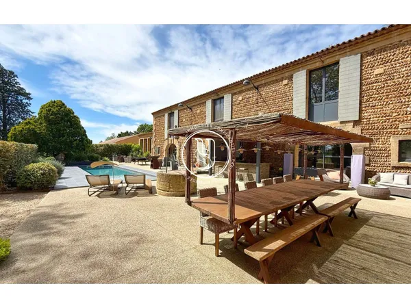 Maison 10 pièces 521 m²