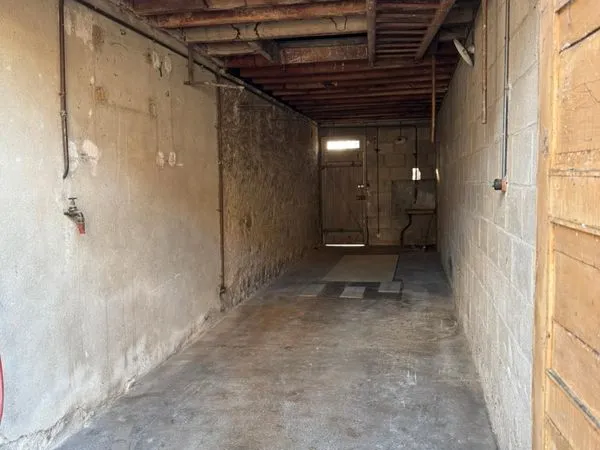 Grand garage de 23 M2 quartier saint jean