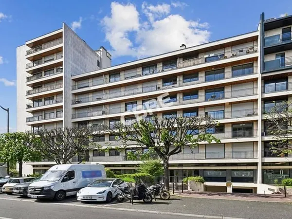 Bureaux 318 m²