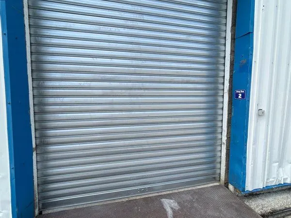 À louer bâtiment professionnel 350 m2