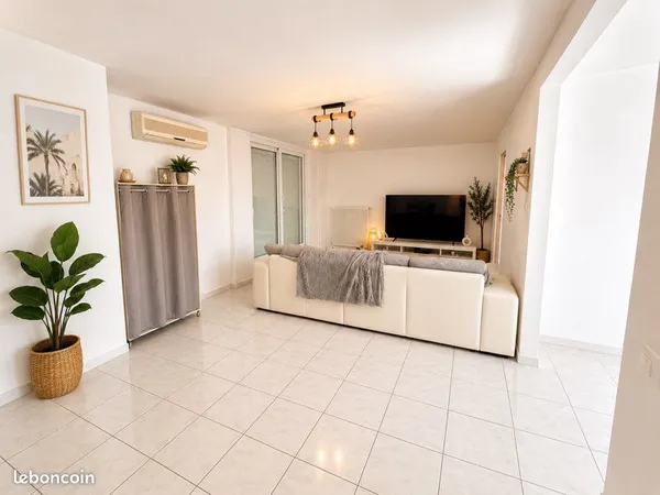 T5- 104 m² rénové + loggia 10 m² - Résidence avec gardien - Martigues