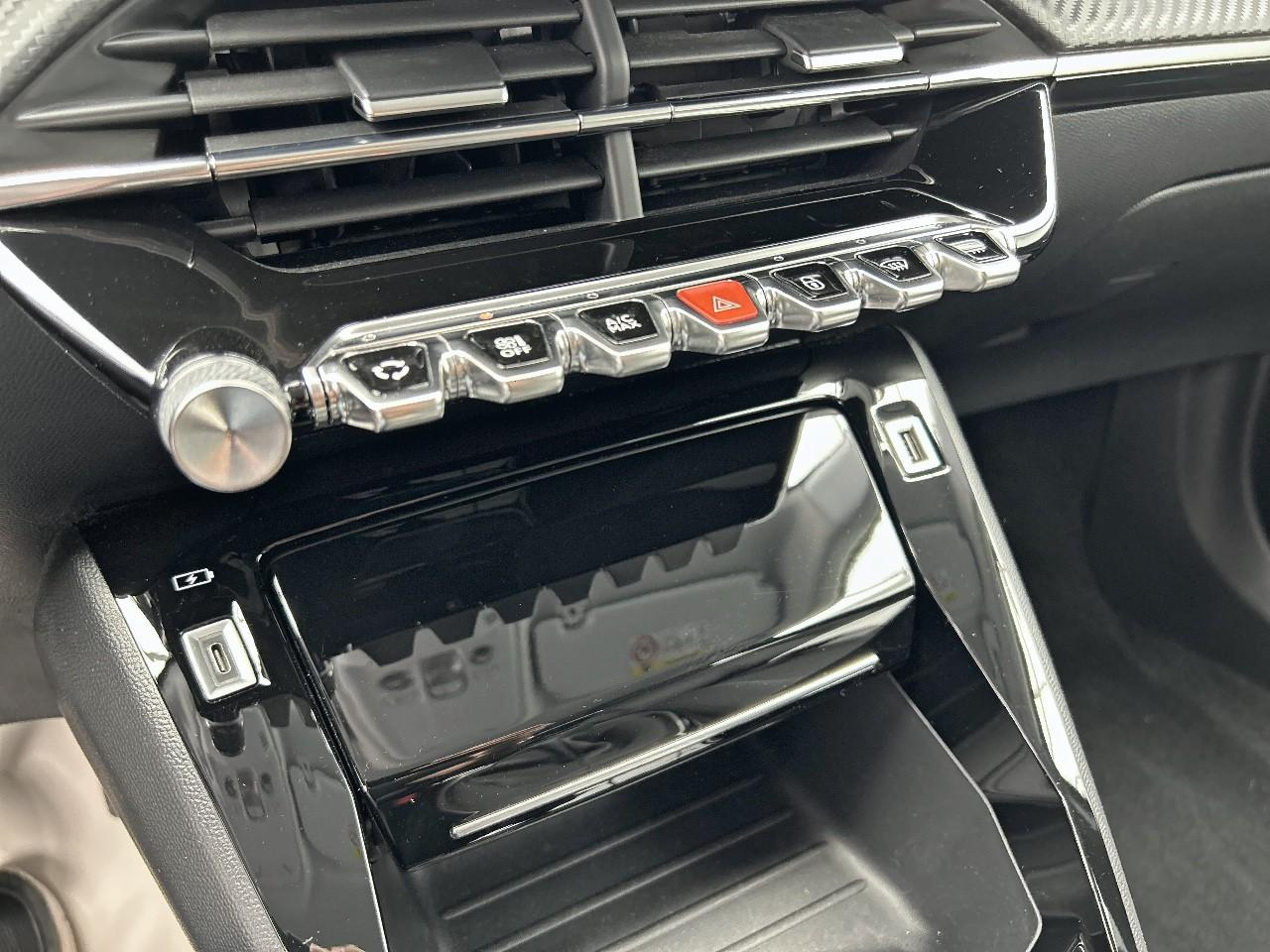 Peugeot 2008 puretech 100 s&s bvm6 allure — photo 27