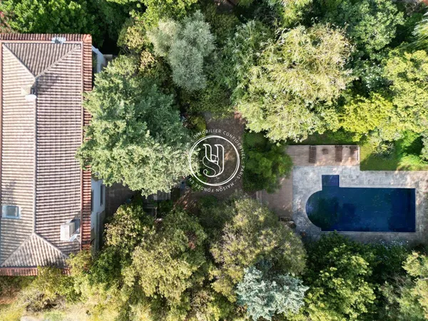 Maison 7 pièces 420 m²