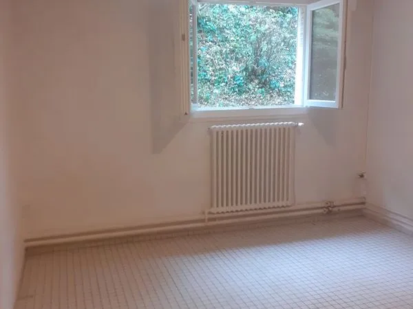 Studio 15m2 evreux 330 euros