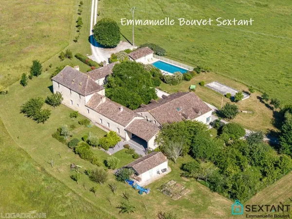 Maison 18 pièces 545 m²