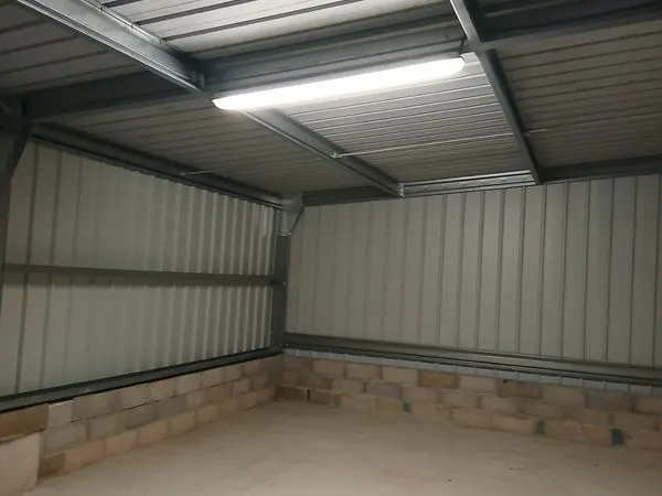 Hangar / box / garde meuble
