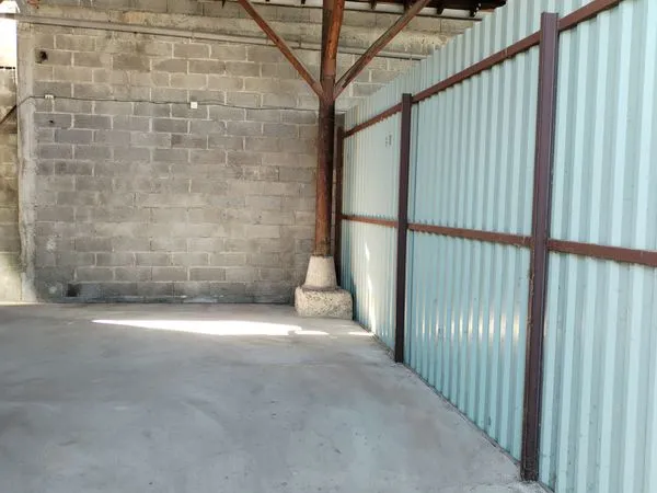 LOCATION BOXE 45m2