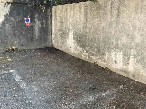 Place parking proche Tram