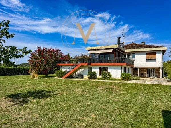 Maison 9 pièces 245 m²