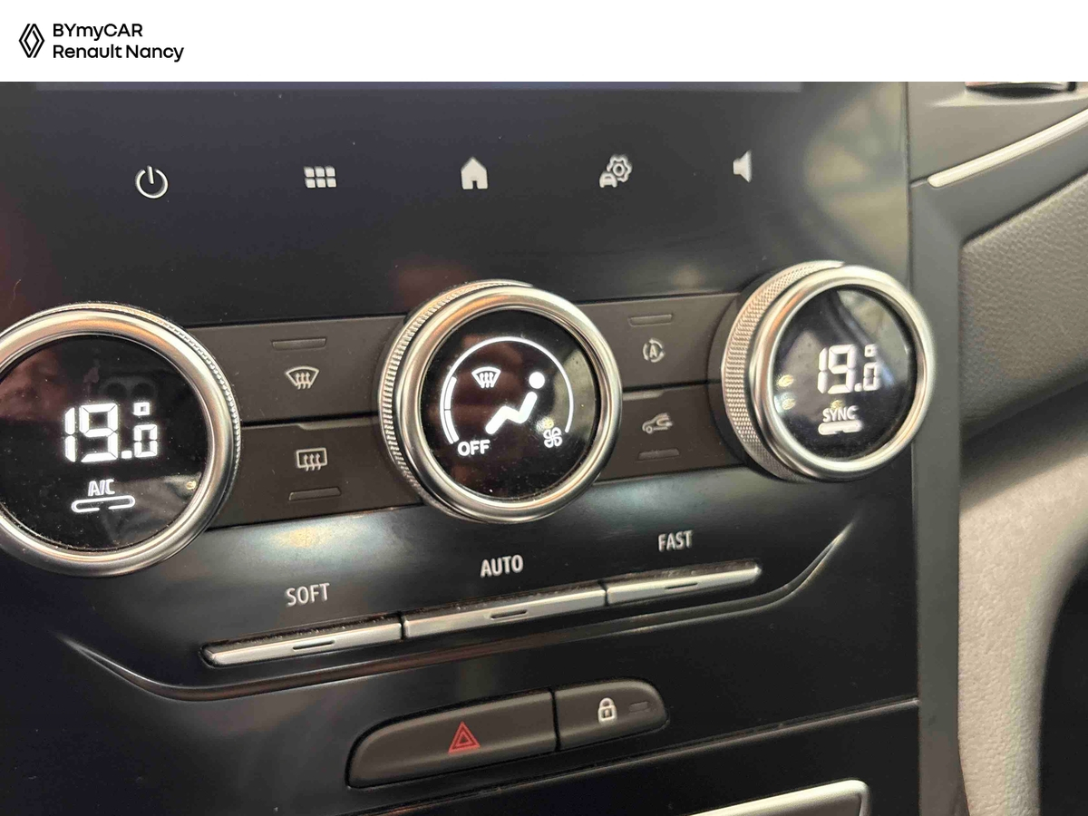 Renault Mégane IV Berline Blue dCi 115 EDC - 21N — photo 18