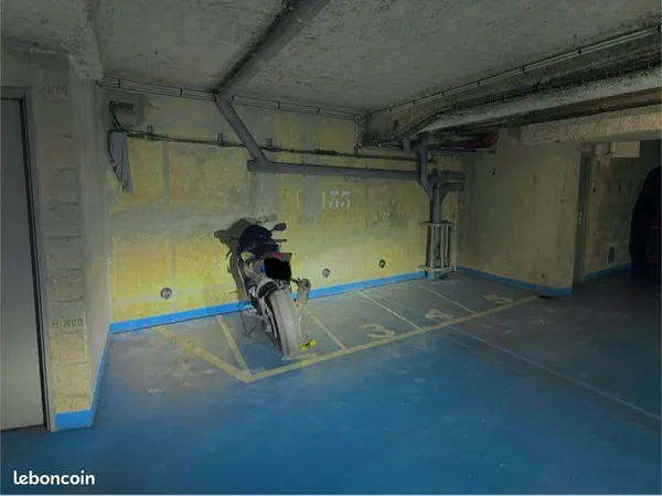 Parking motos/ scooters