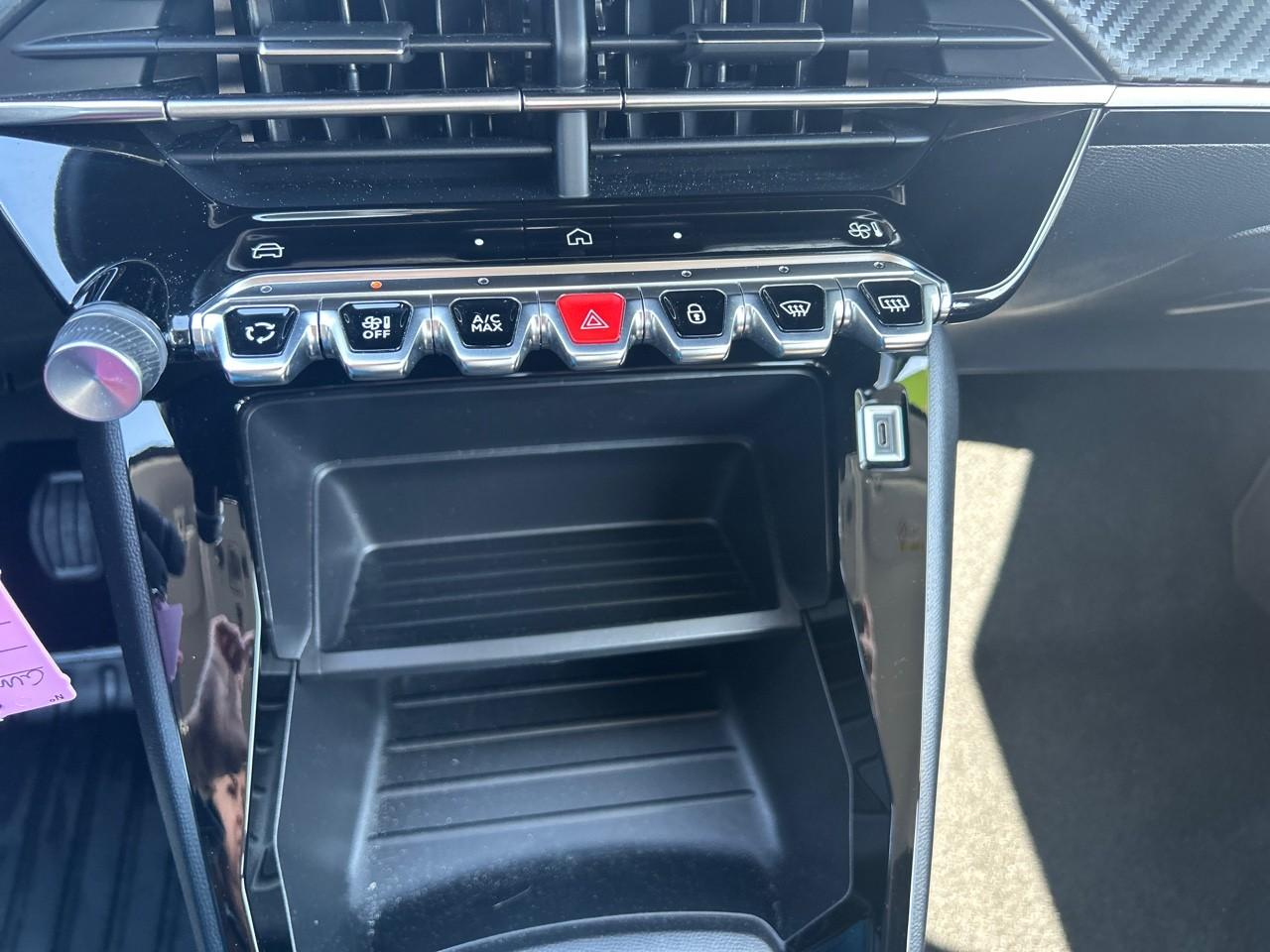 Peugeot 208 1.2 puretech 75ch s&s active — photo 18