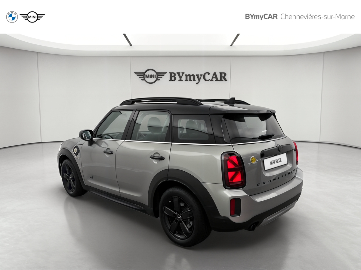 Mini Countryman 125 - 95 ch ALL4 BVA6 — photo 3