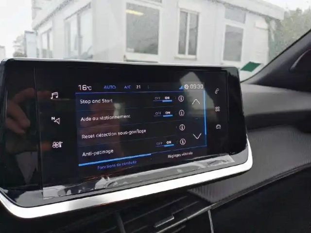 Peugeot 2008 puretech 100 s&amp;s bvm6 — photo 15
