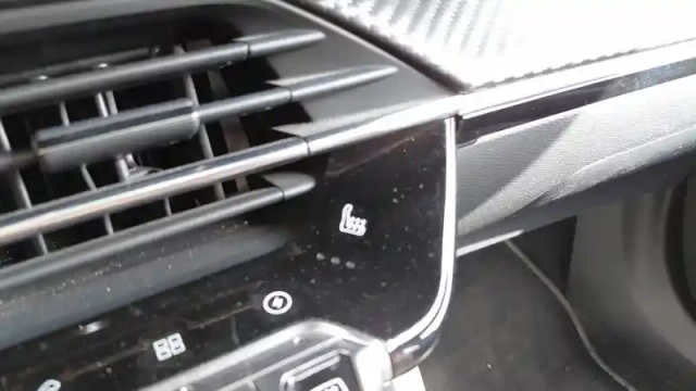 Peugeot 2008 moteur électrique 136 ch — photo 17