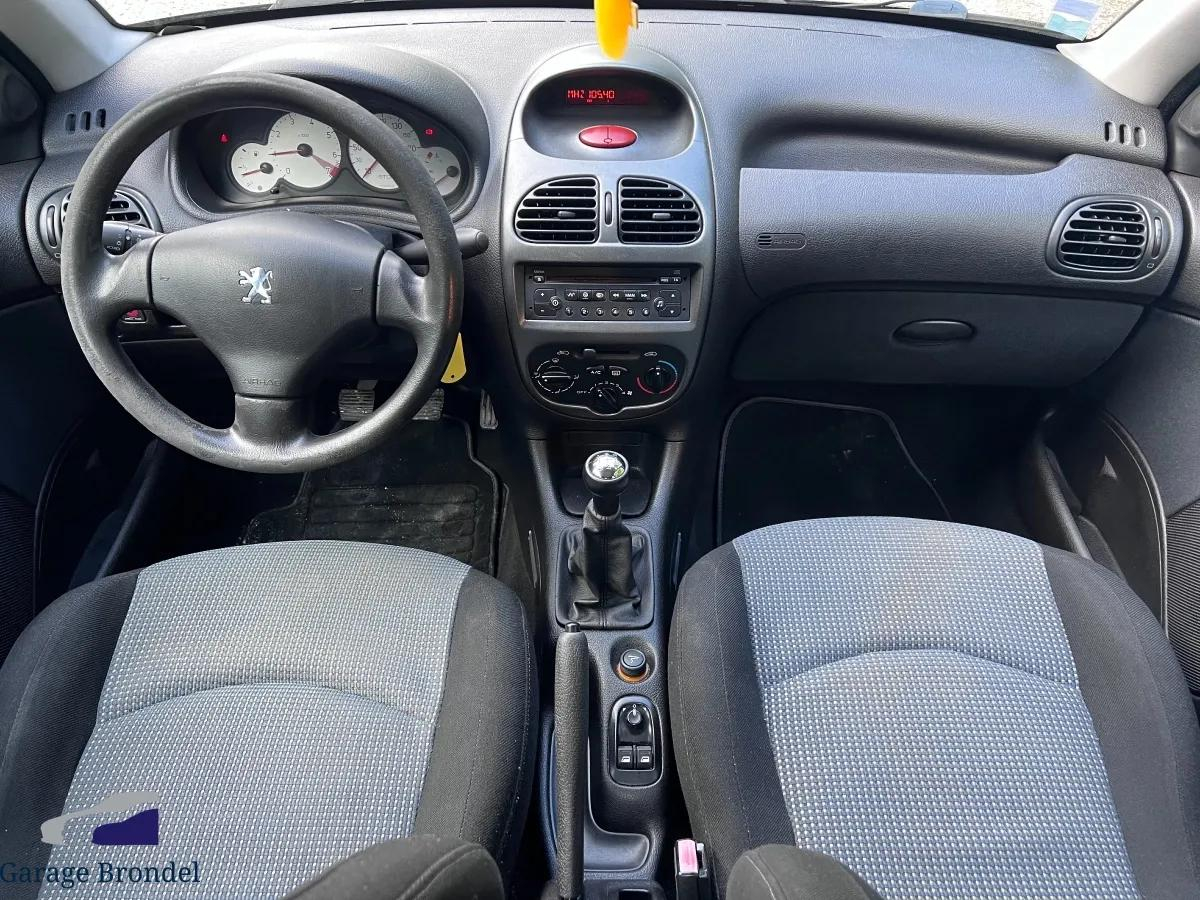 Peugeot 206 occasion - Essence - 2004 - 190 000 km - 3 400 € - Sathonay-Camp (Rhône) 992786245195 — photo 2