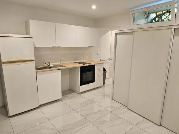 Studio 23 m² centre de Lodève