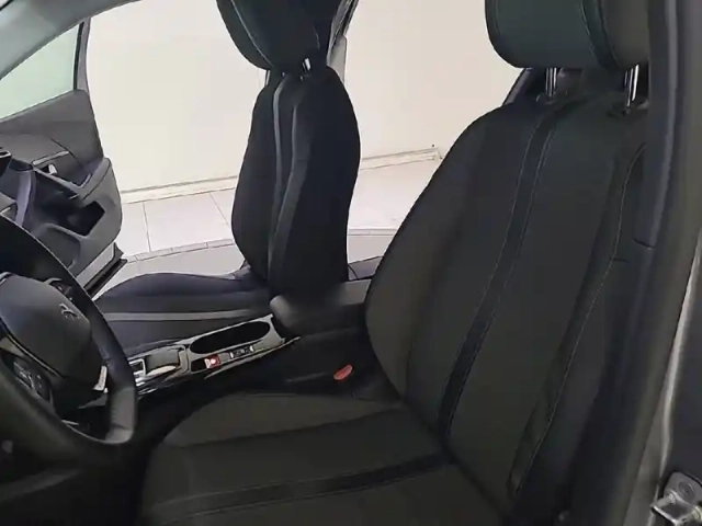 Peugeot 2008 electrique 136 ch — photo 99