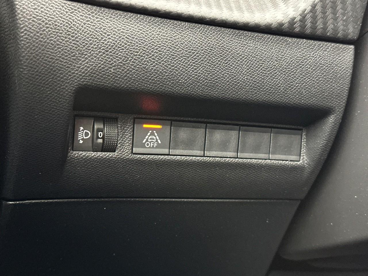 Peugeot 2008 puretech 100 s&s bvm6 style — photo 16