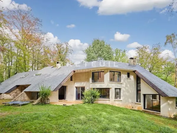 Maison 8 pièces 220 m²