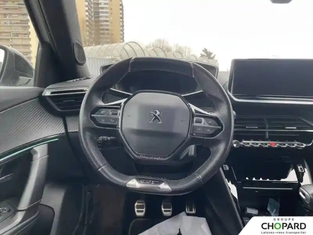 Peugeot 2008 puretech 130 gt — photo 12
