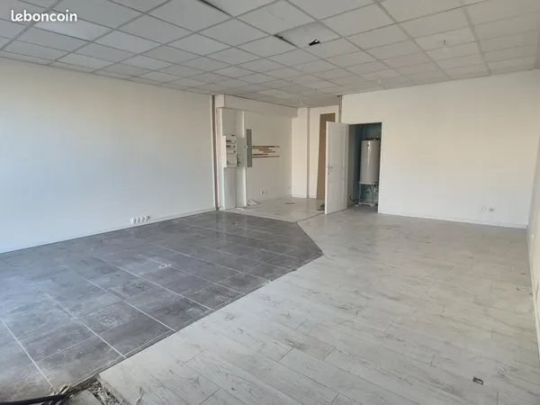 Local d'activité 49 m²