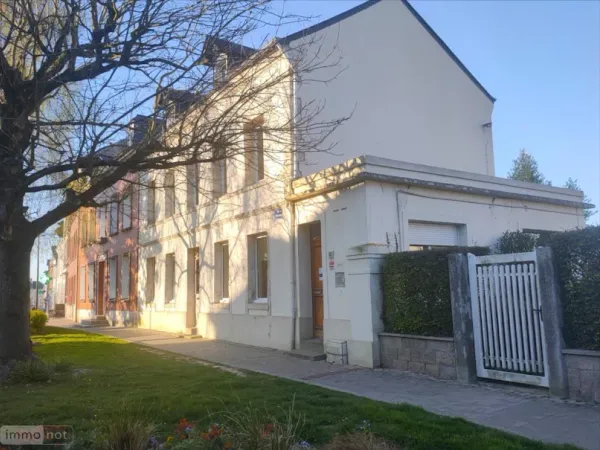 Local 8 pièces 203 m²