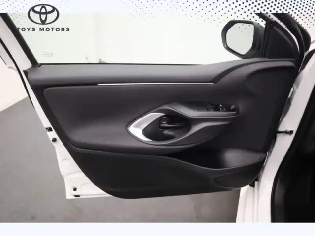 Toyota Yaris 70 vvt-i dynamic business — photo 11