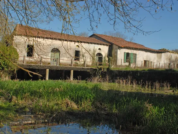 Moulin À Restaurer