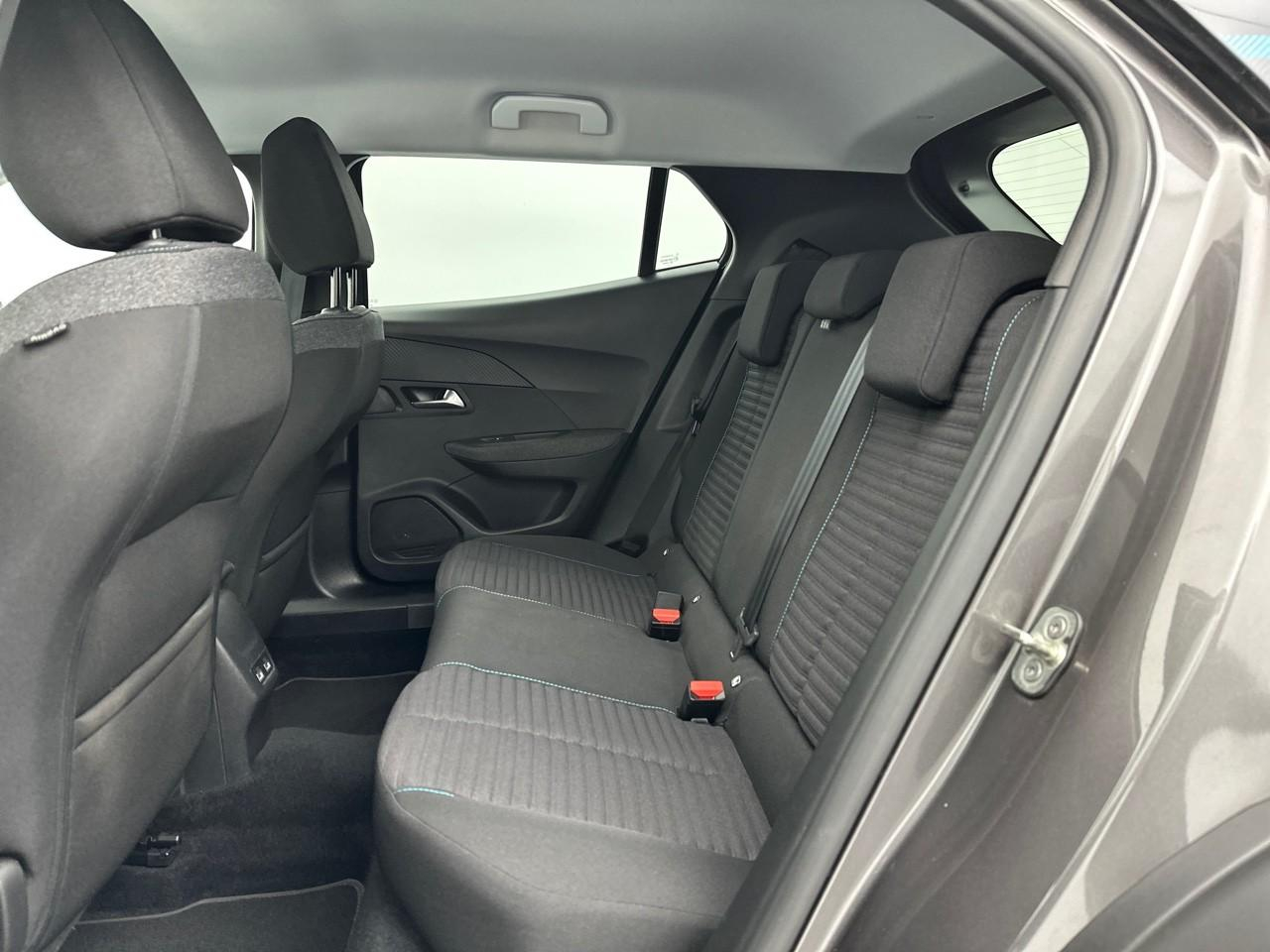 Peugeot 2008 puretech 130 s&s eat8 style — photo 12