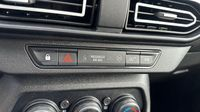 Dacia Sandero 1.0 TCe 90ch Expression — photo 20