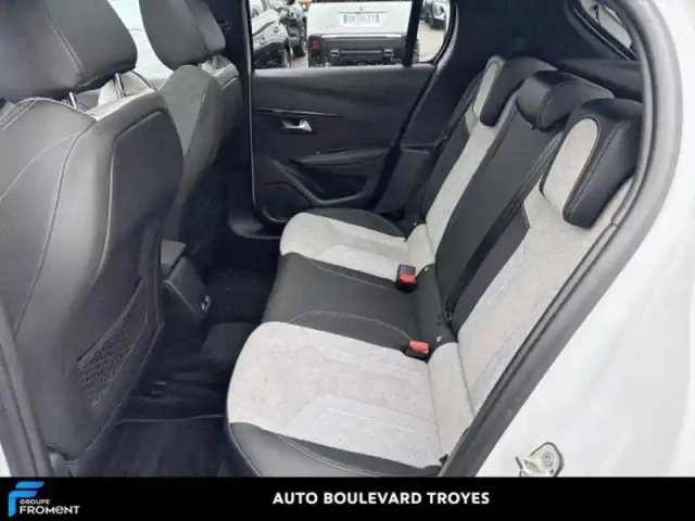 Peugeot 208 e- 136ch gt pack — photo 27