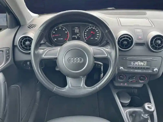 Audi A1 1.0 tfsi ultra 82 — photo 68
