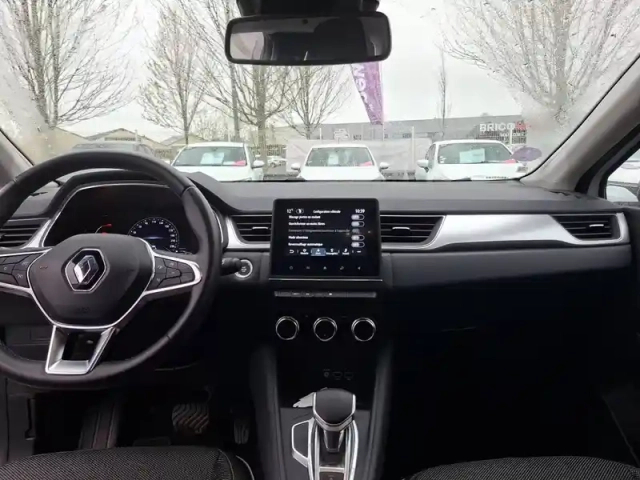 Renault Captur tce 140 edc - 21 — photo 11