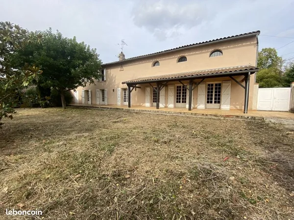 Maison 10 pièces 285 m²