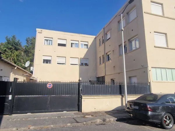 Immeuble de rapport 1350 m²